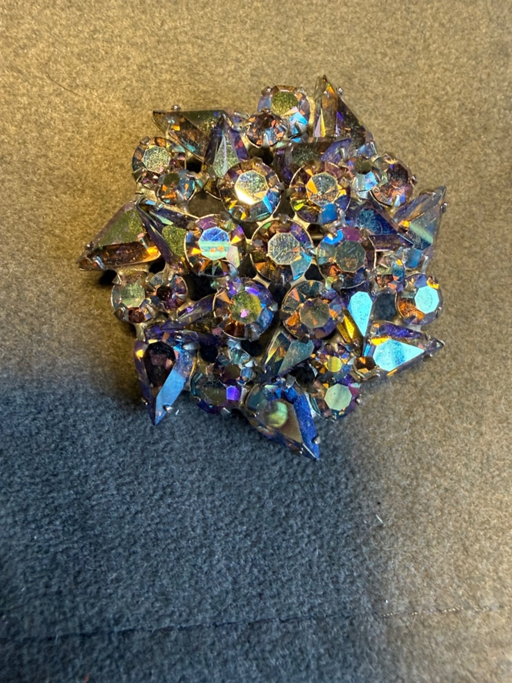 Signed Weiss AB Rhinestone Brooch High Dome Layered Cluster Starburst 1950s - Picture 4 of 8